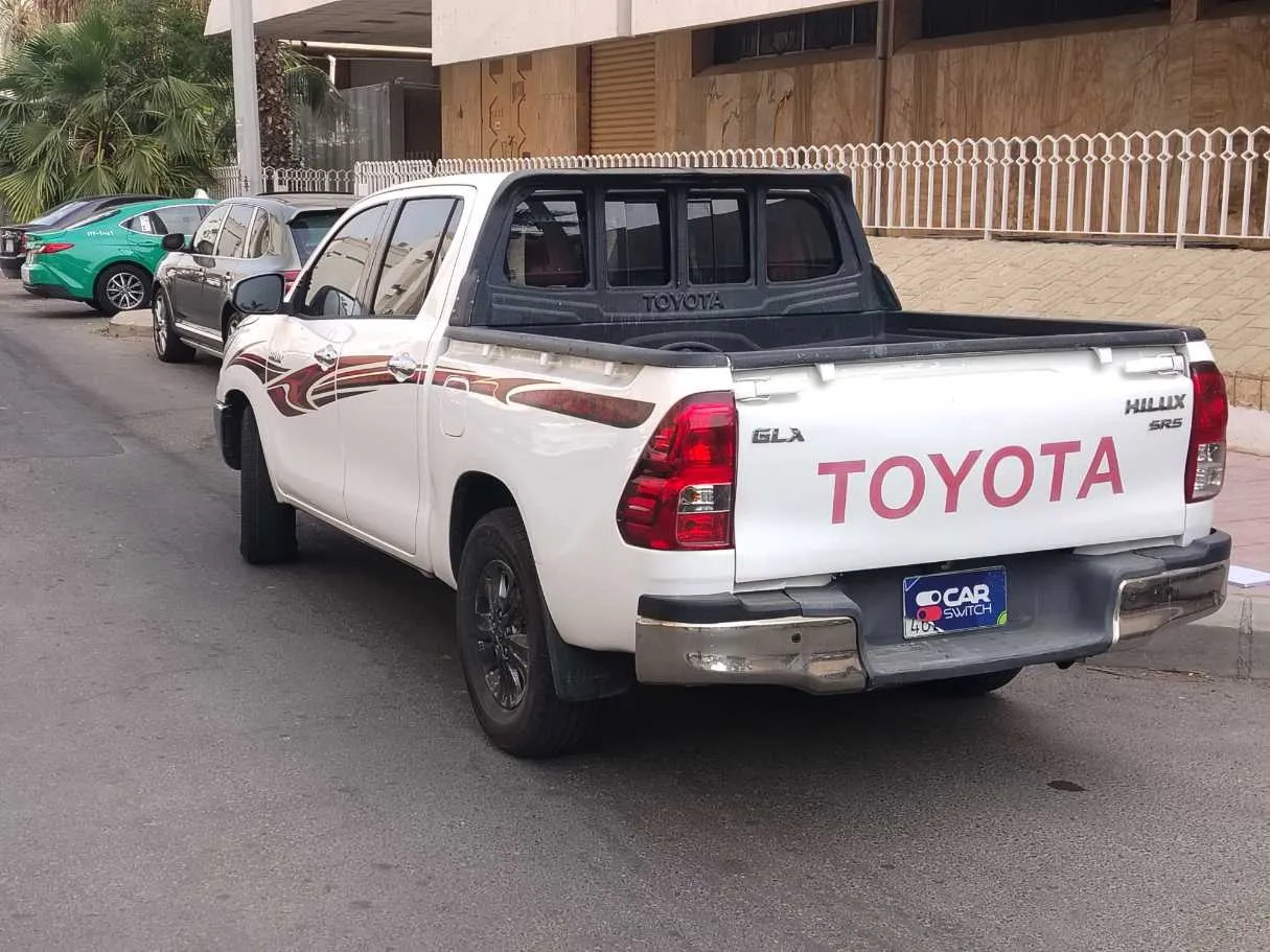 Car image 7