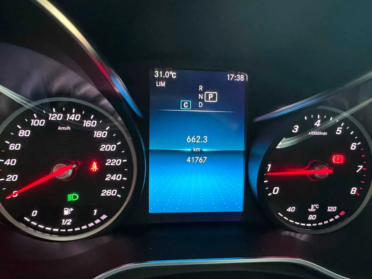 Car image 35