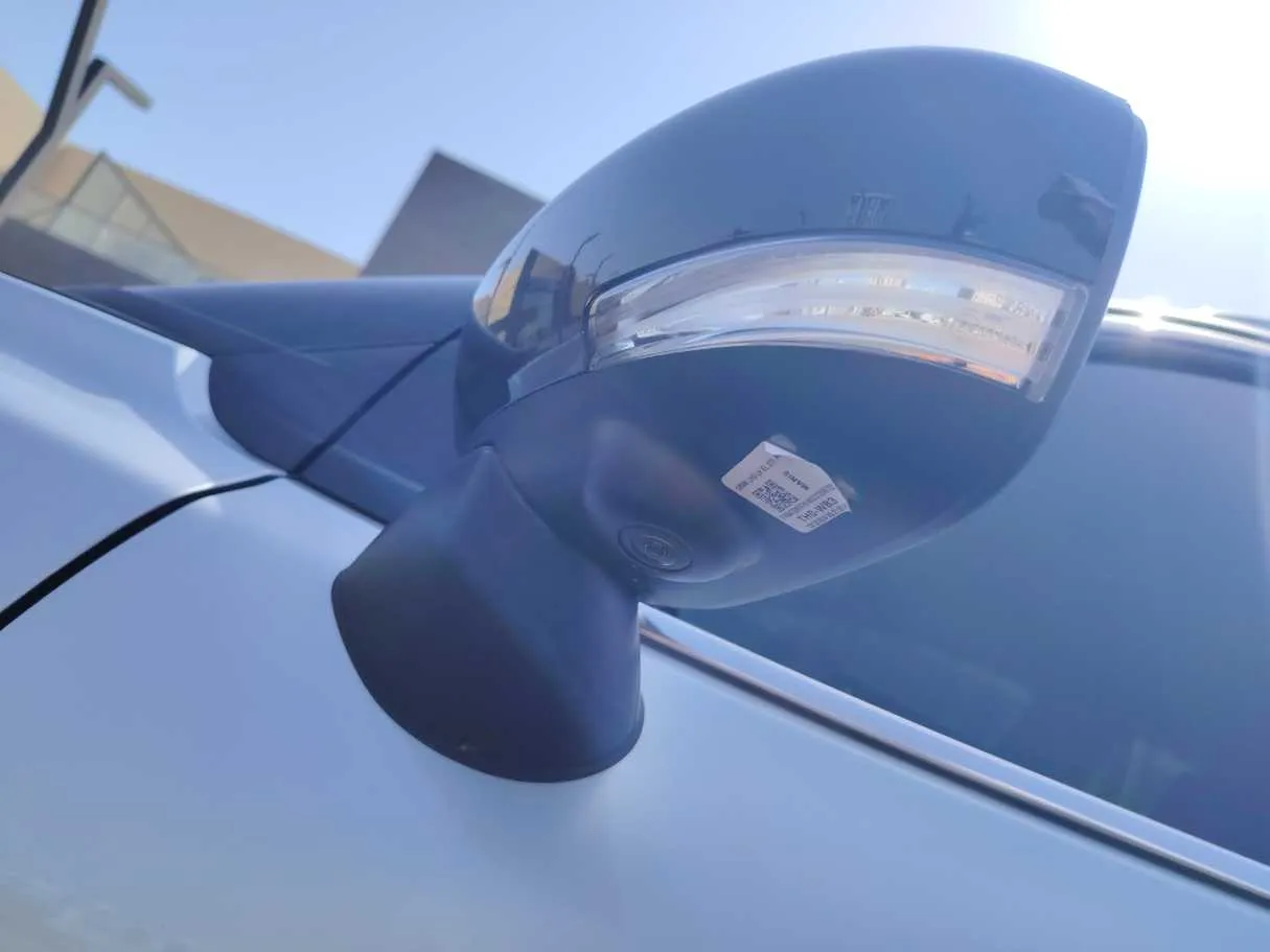 Car image 33