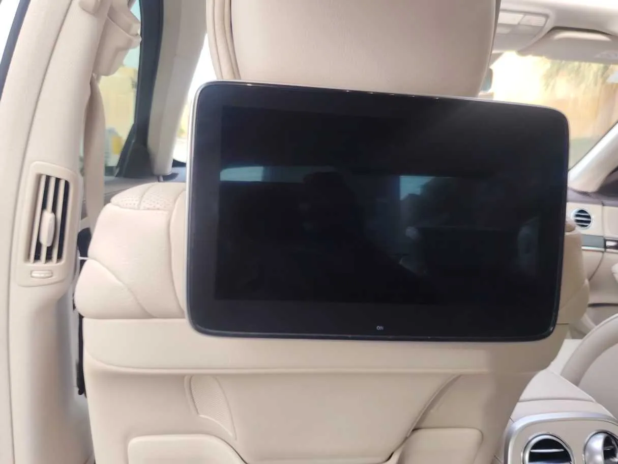 Car image 28
