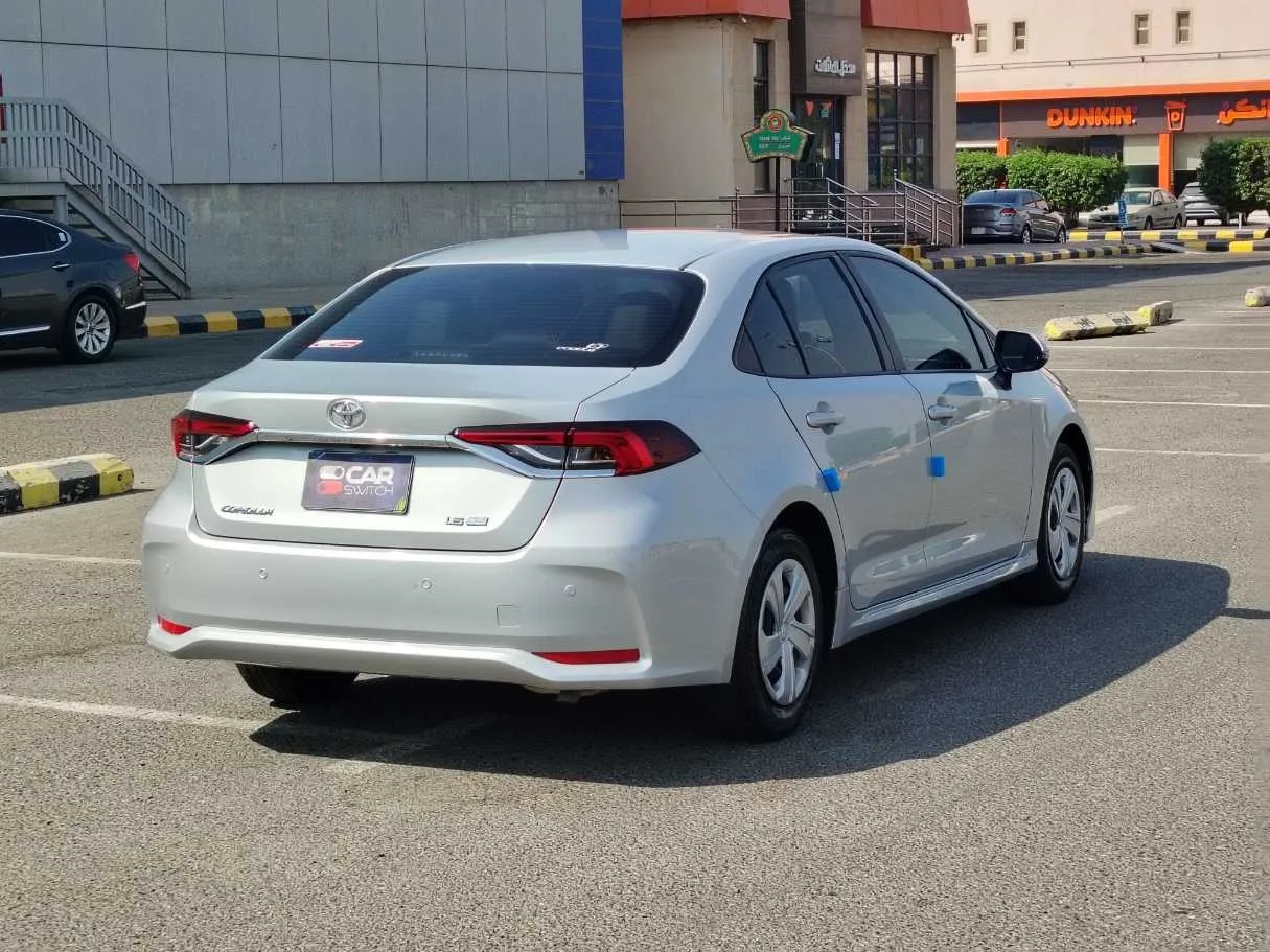 Car image 5