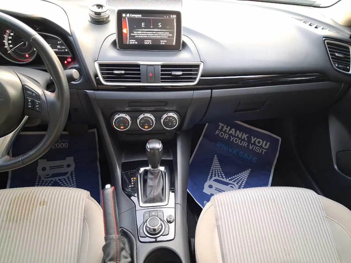 Car image 15