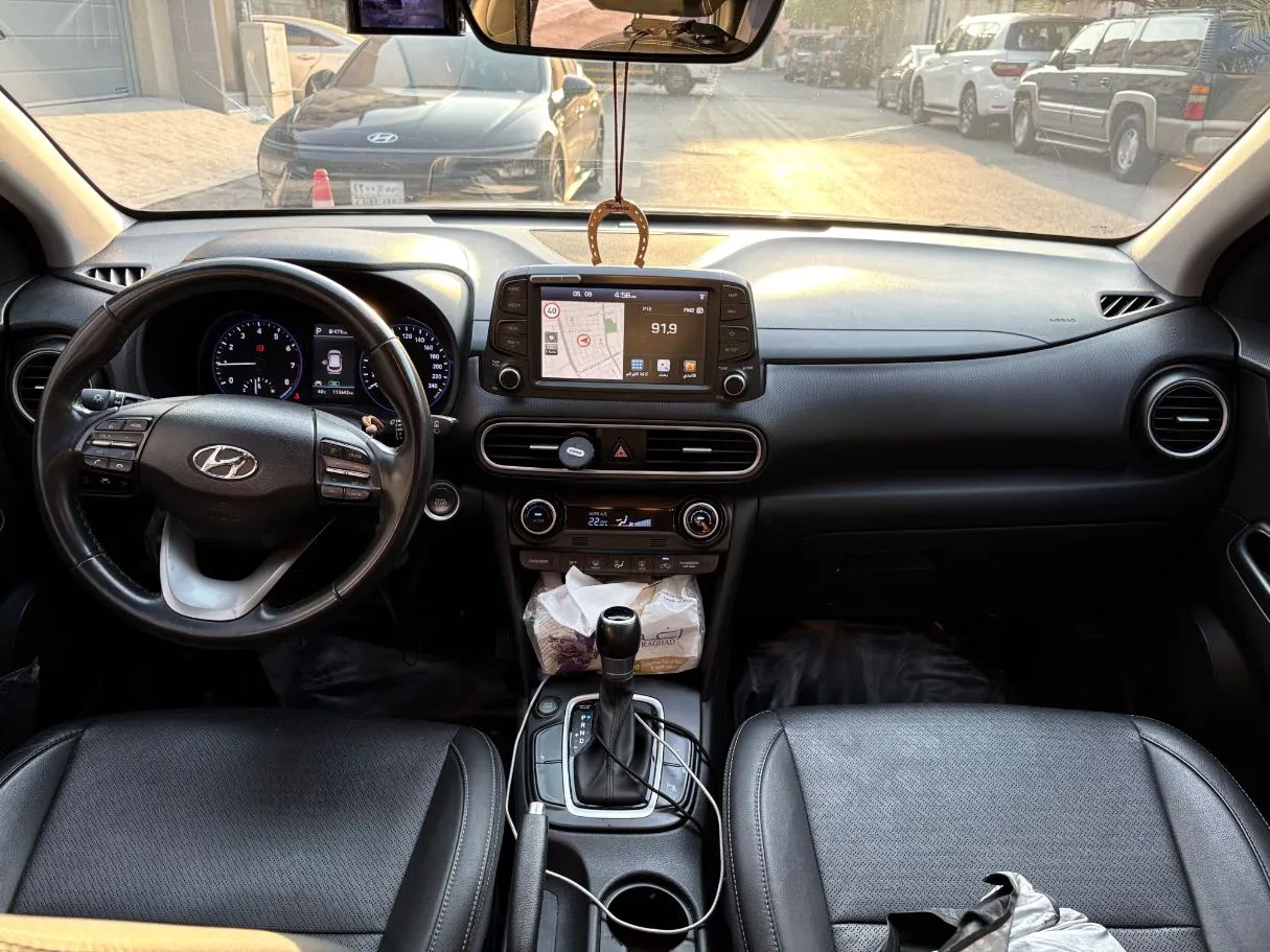 Car image 18