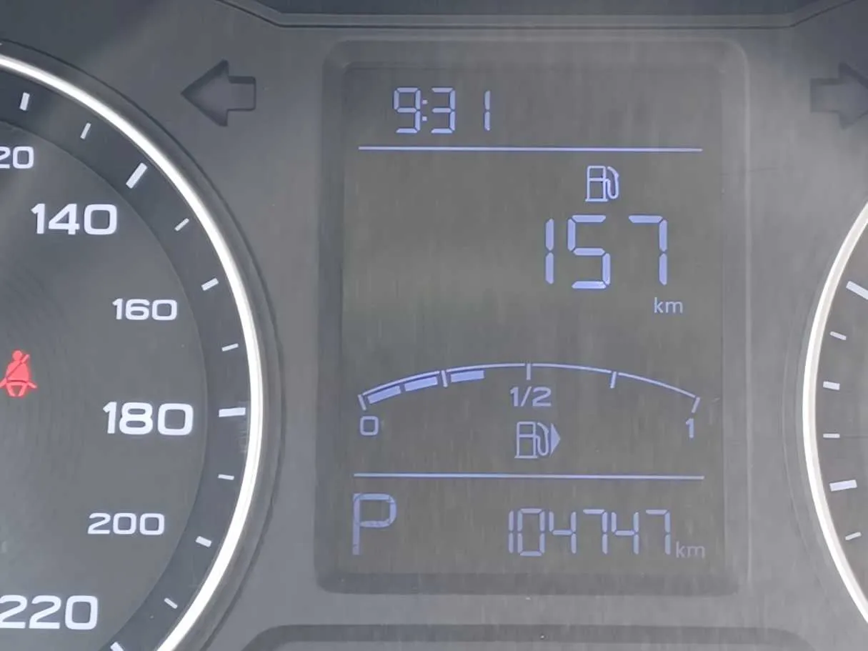 Car image 17