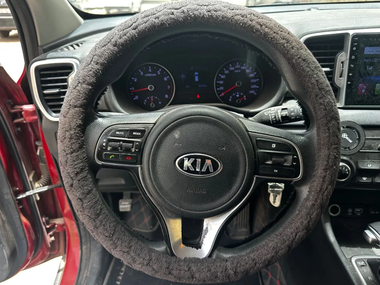 Car image 20