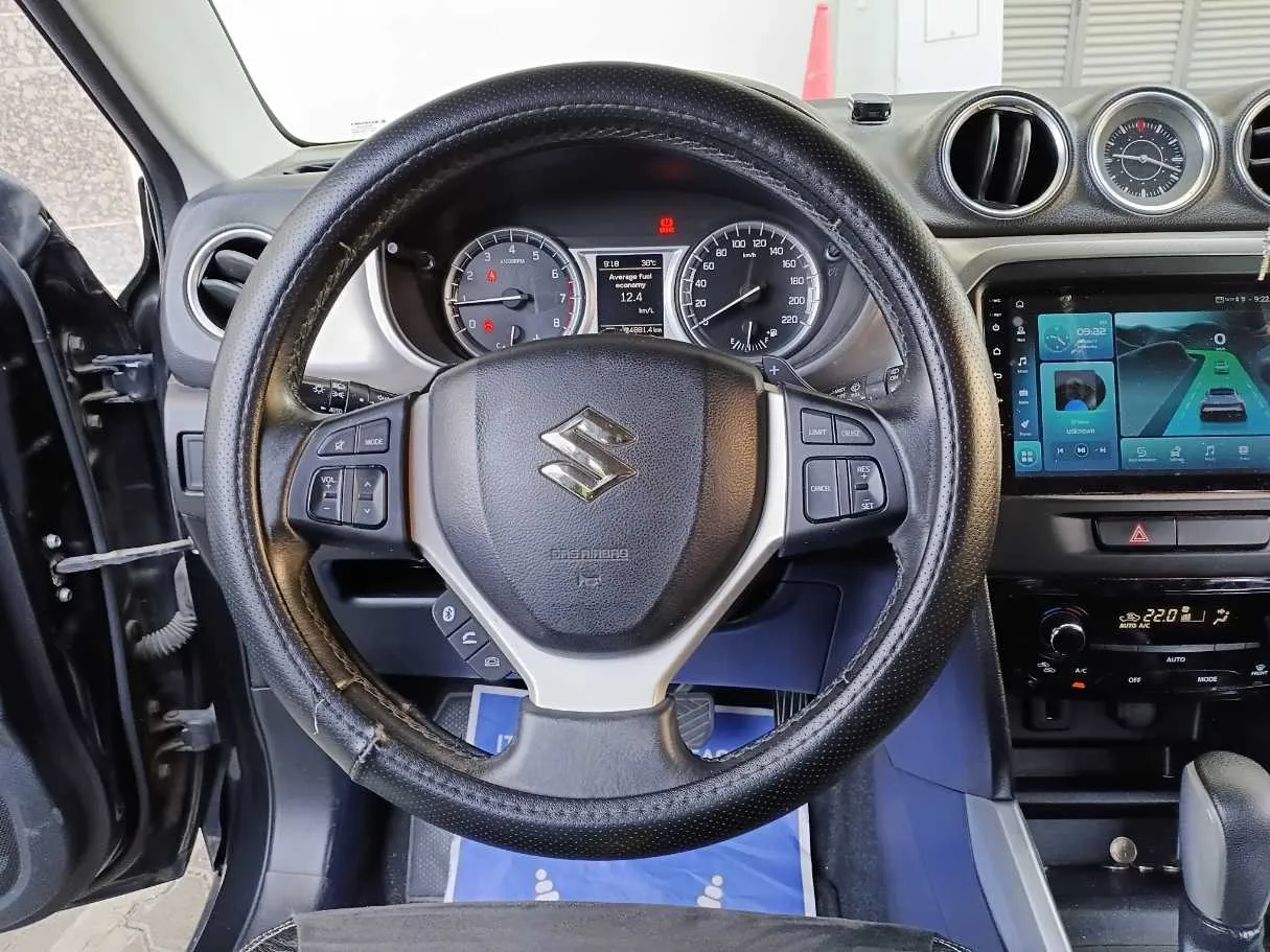Car image 13