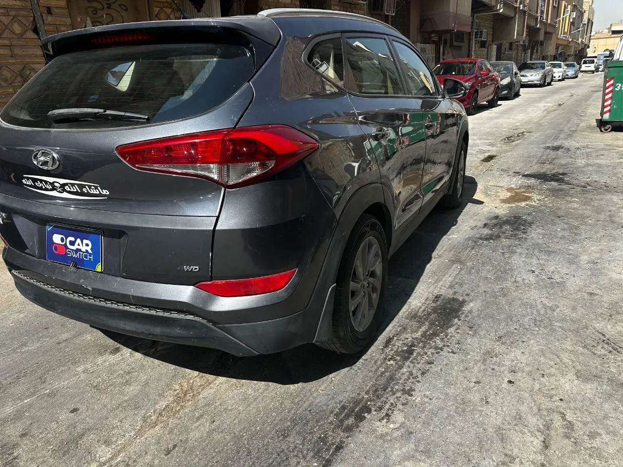 Car image 5