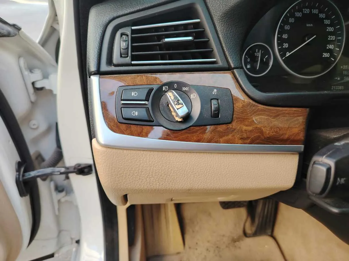 Car image 38