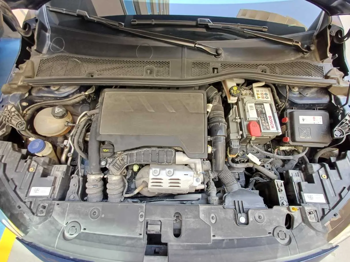 Car image 21