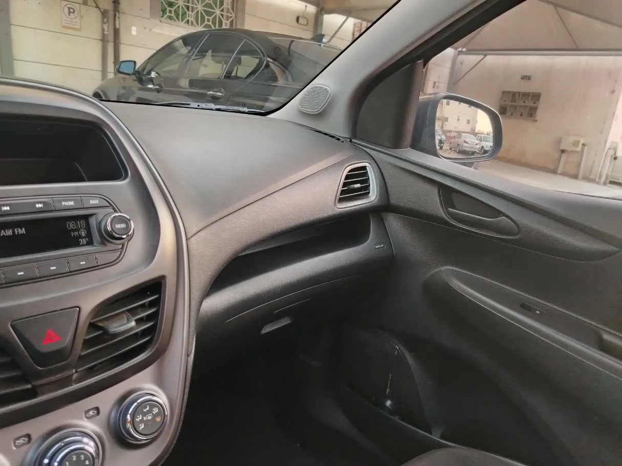 Car image 38