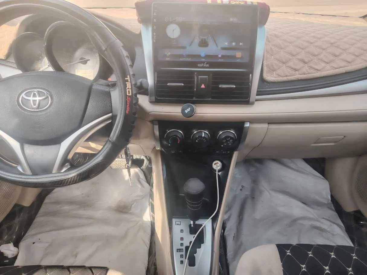 Car image 18