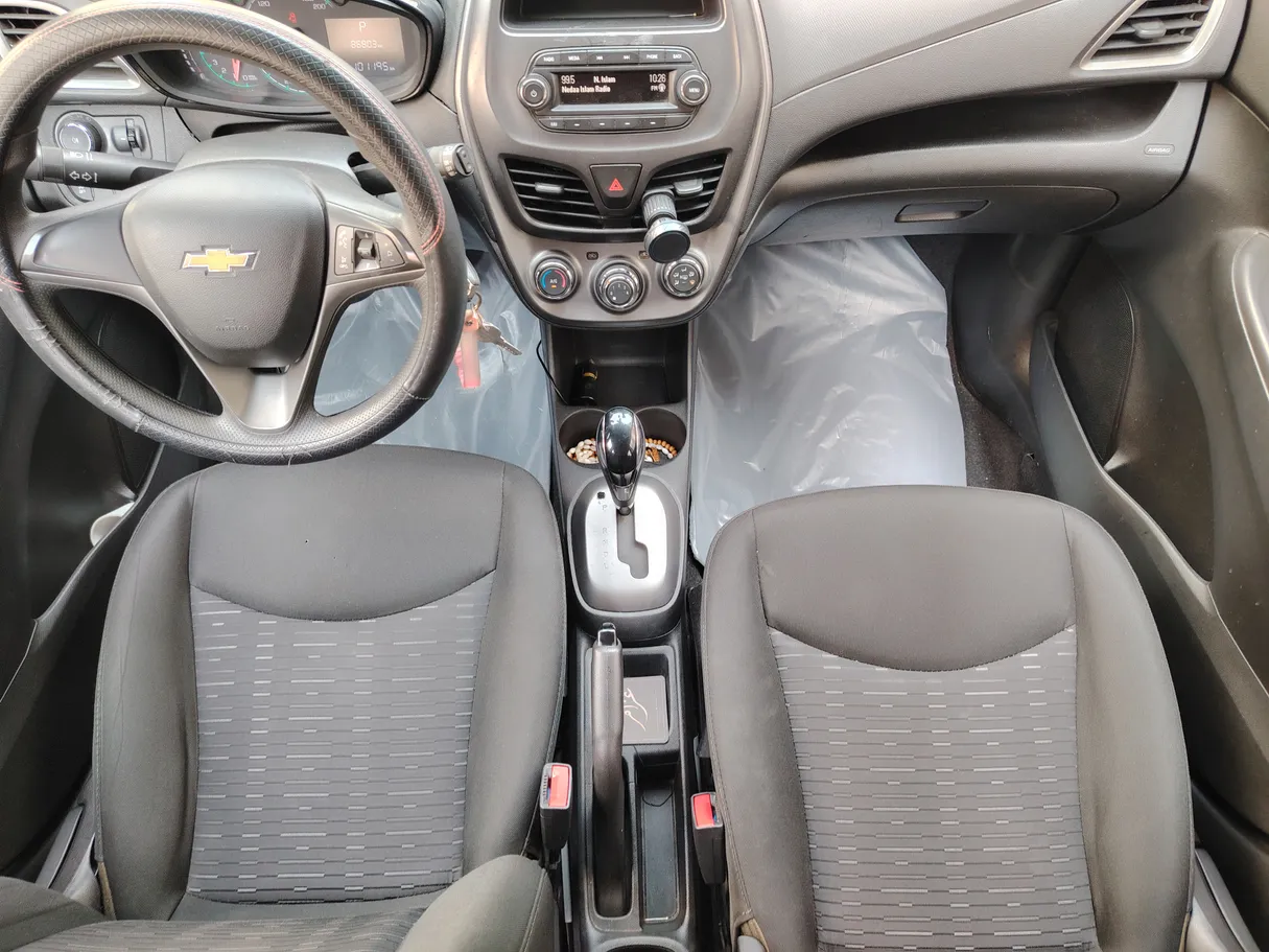 Car image 18