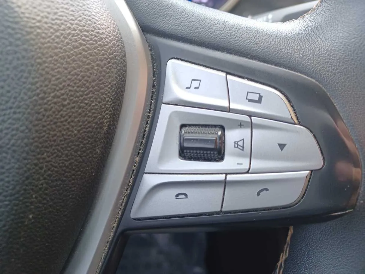 Car image 20
