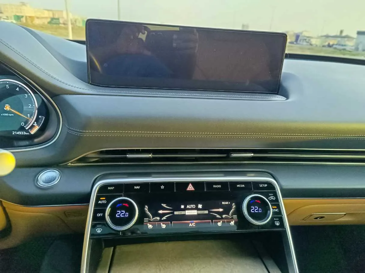 Car image 21