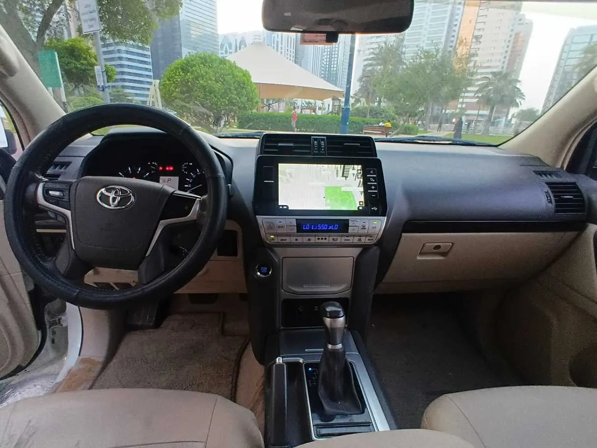 Car image 15