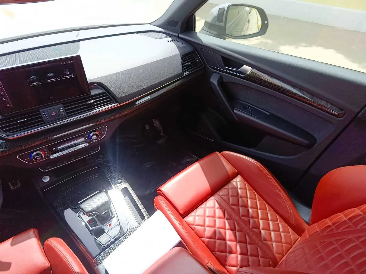 Car image 34
