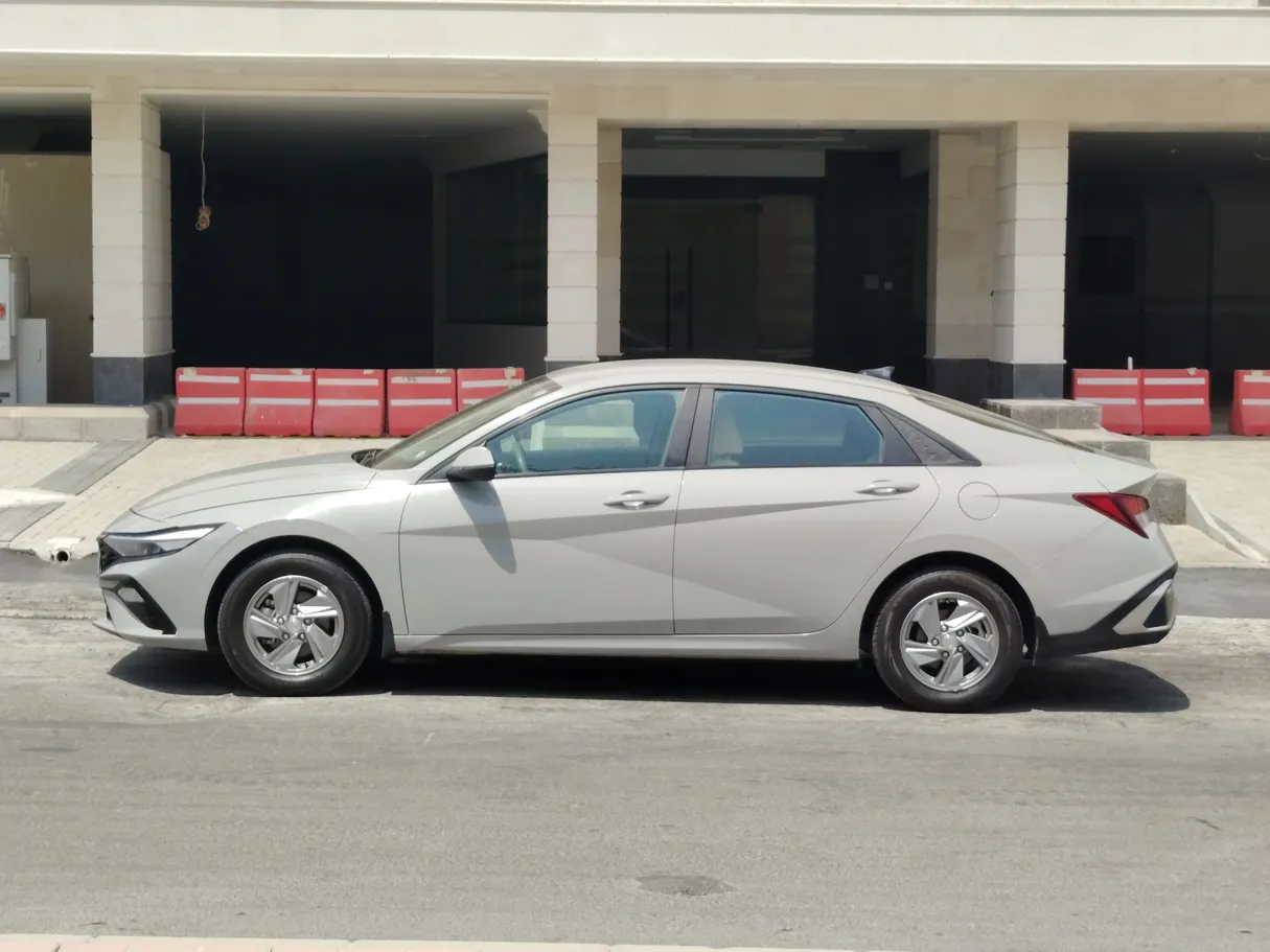 Car image 8
