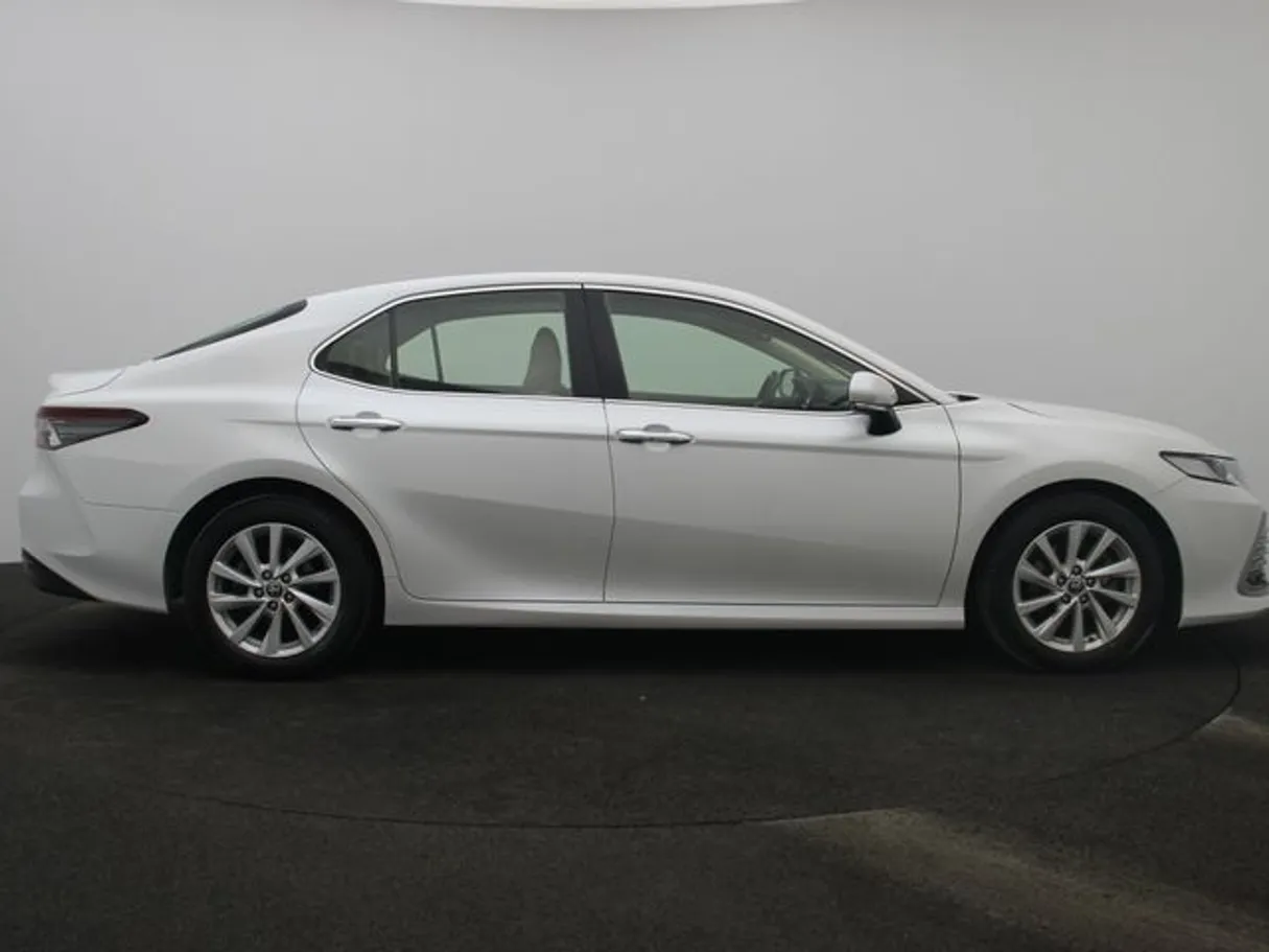 Car image 13