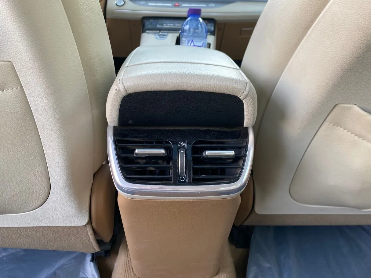 Car image 26