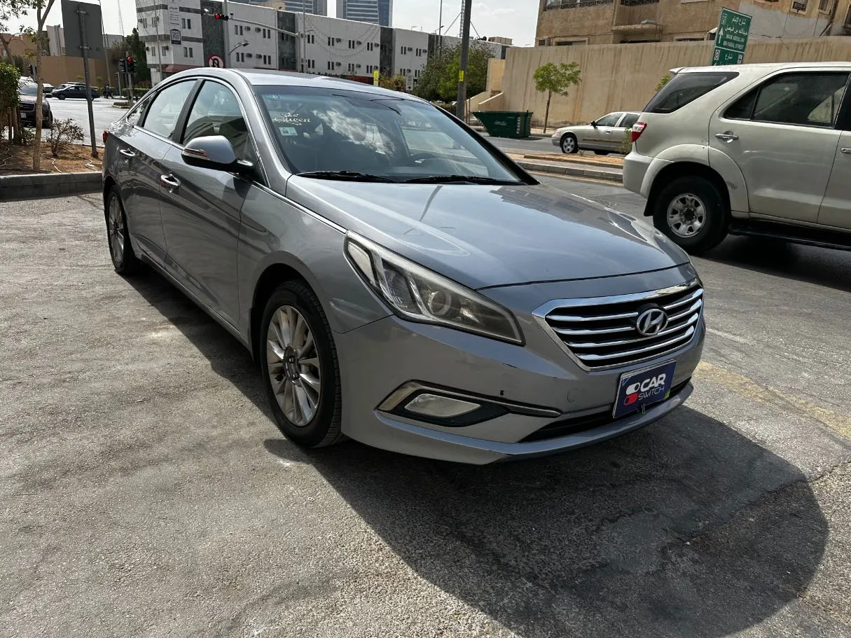 Car image 3