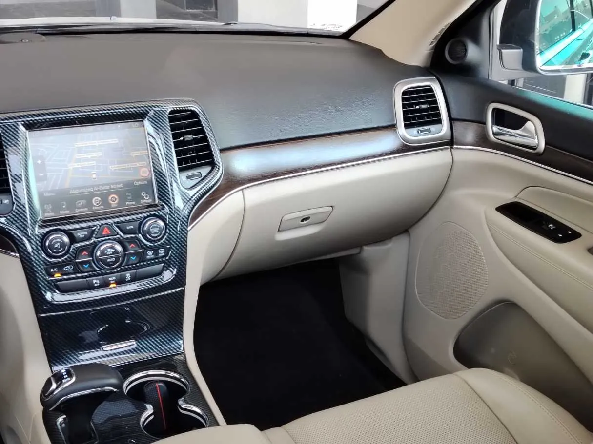 Car image 32