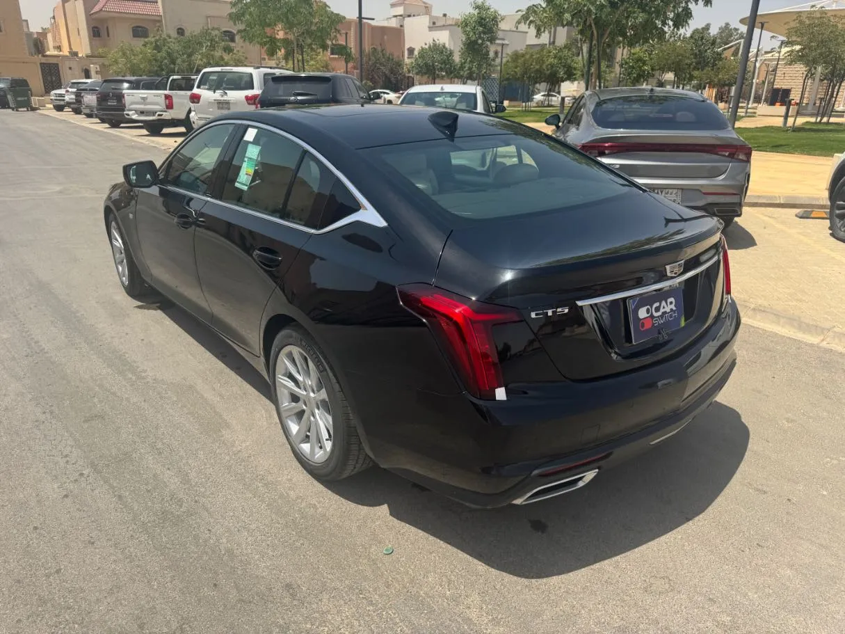 Car image 7