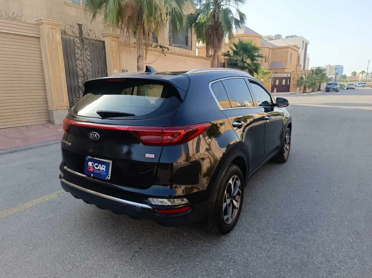 Car image 5