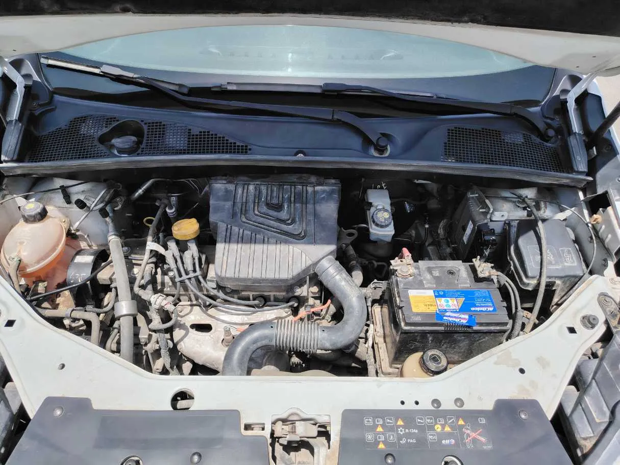 Car image 23