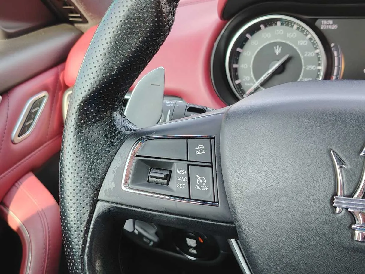 Car image 29