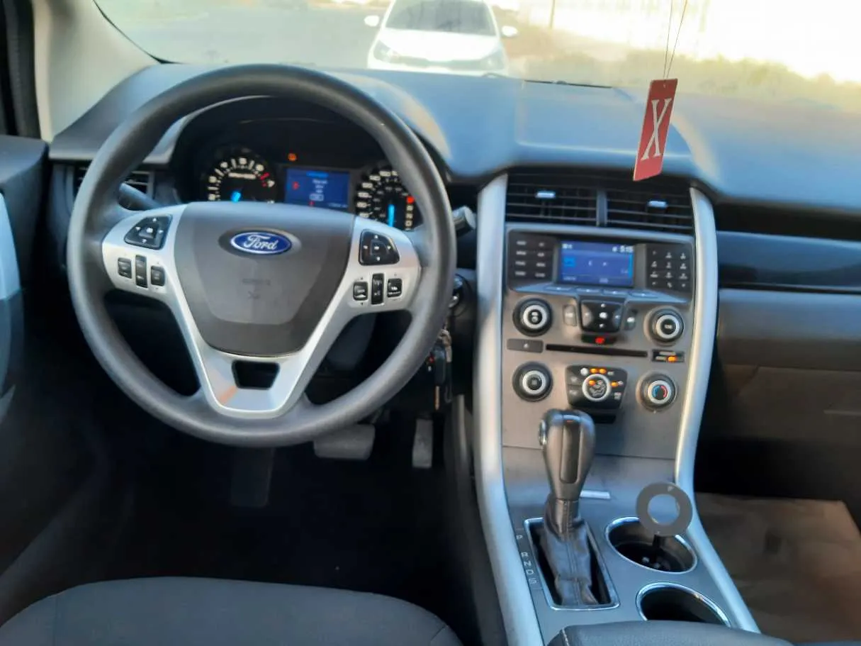 Car image 15