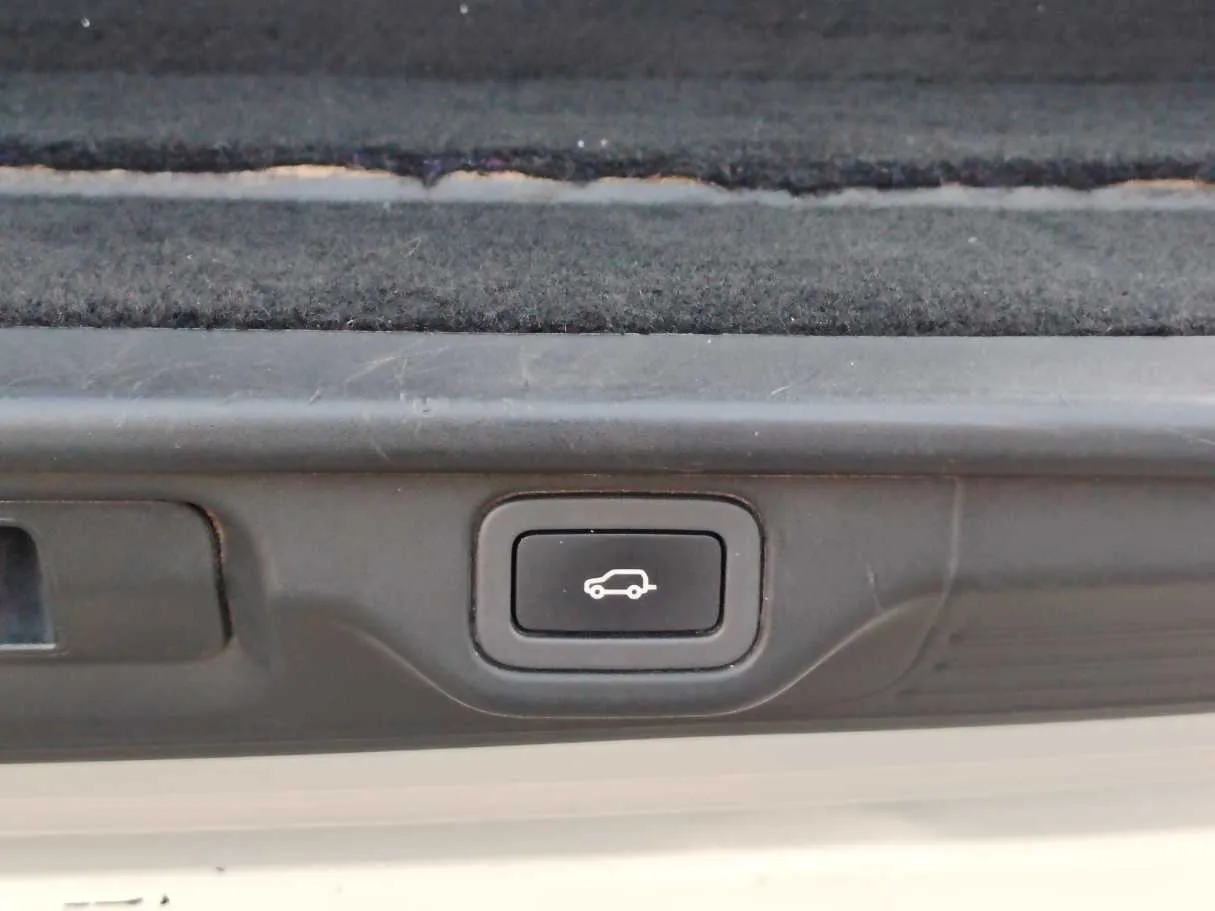 Car image 41