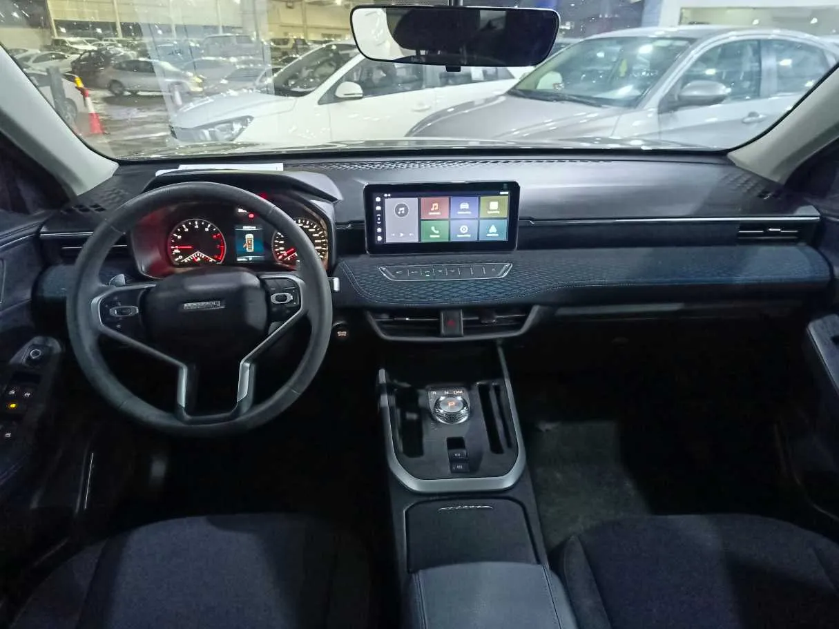 Car image 19