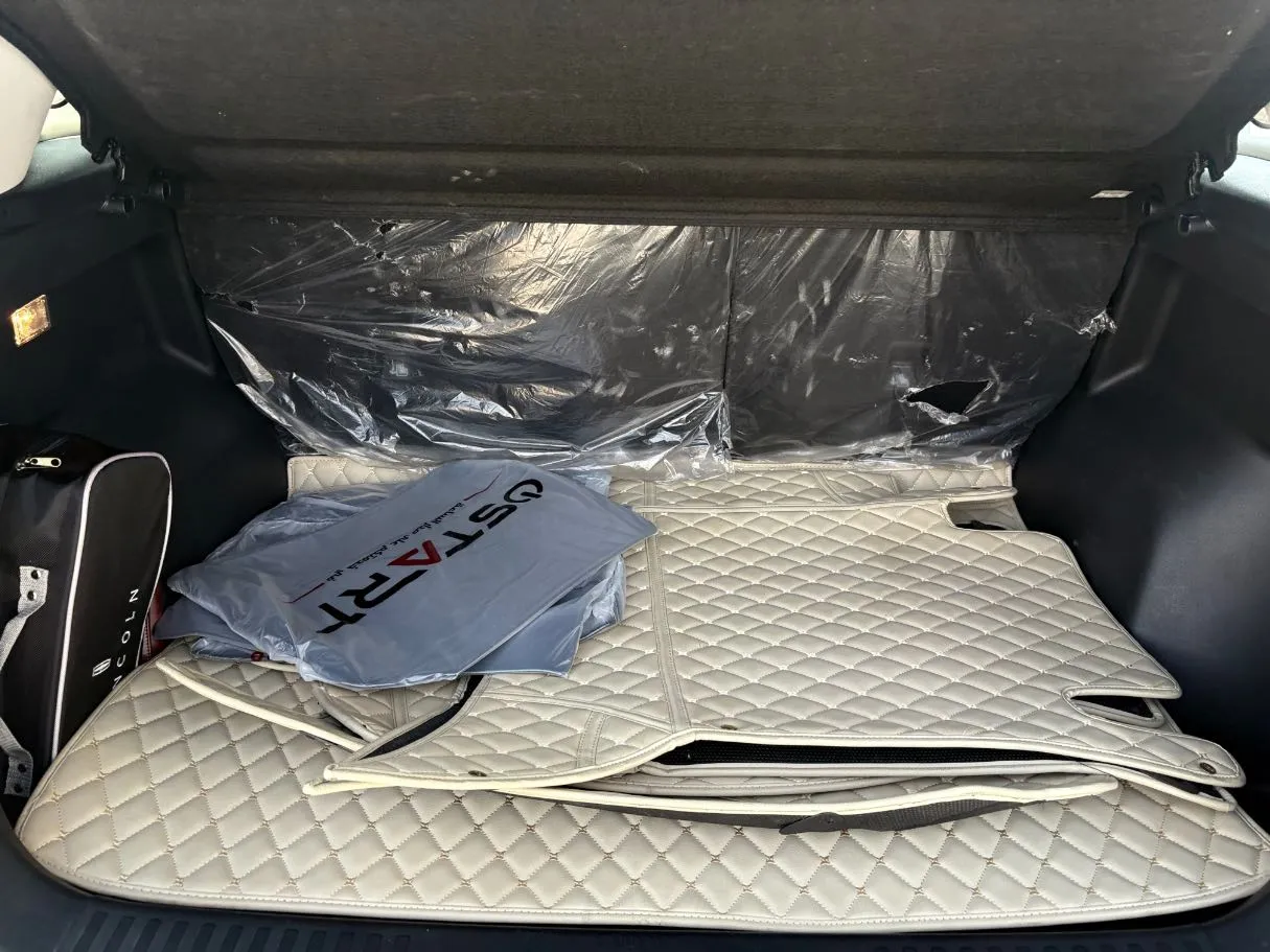 Car image 23