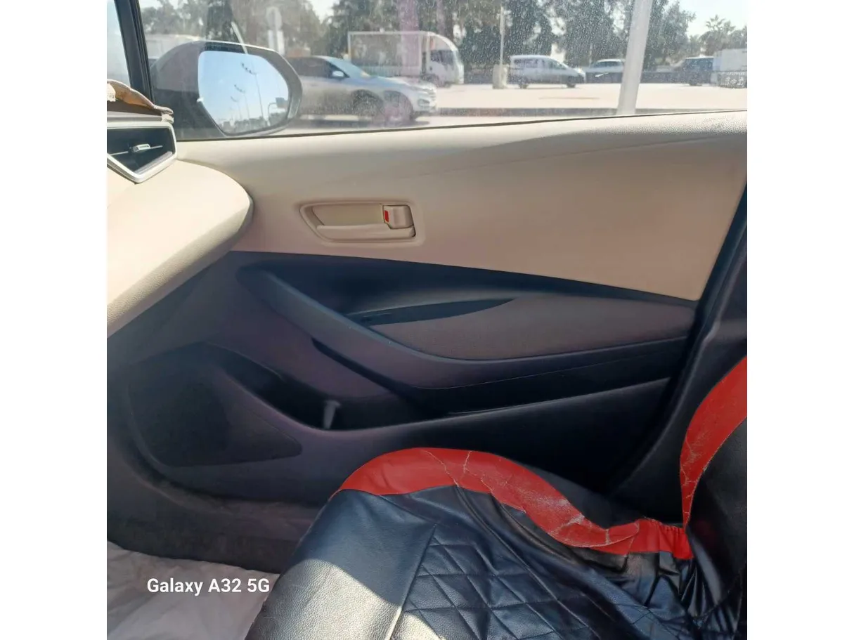 Car image 24