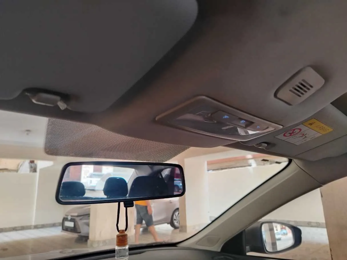 Car image 36
