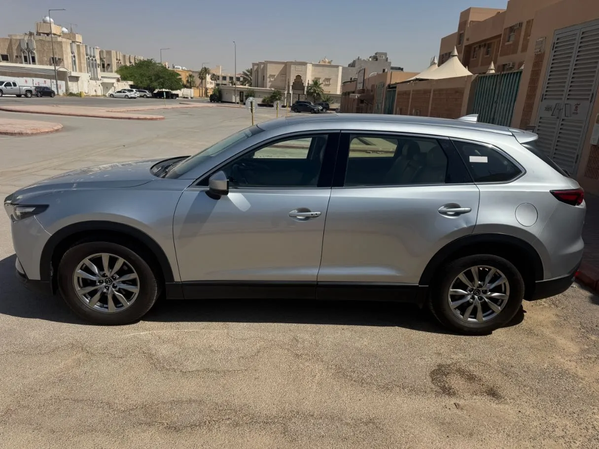 Car image 8