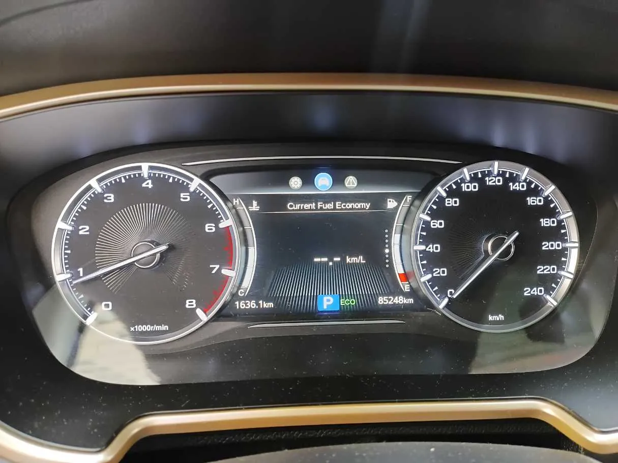 Car image 18