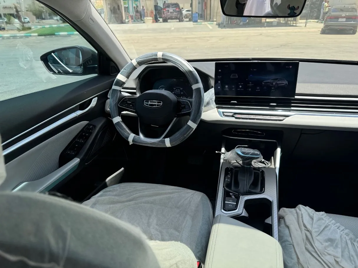 Car image 17
