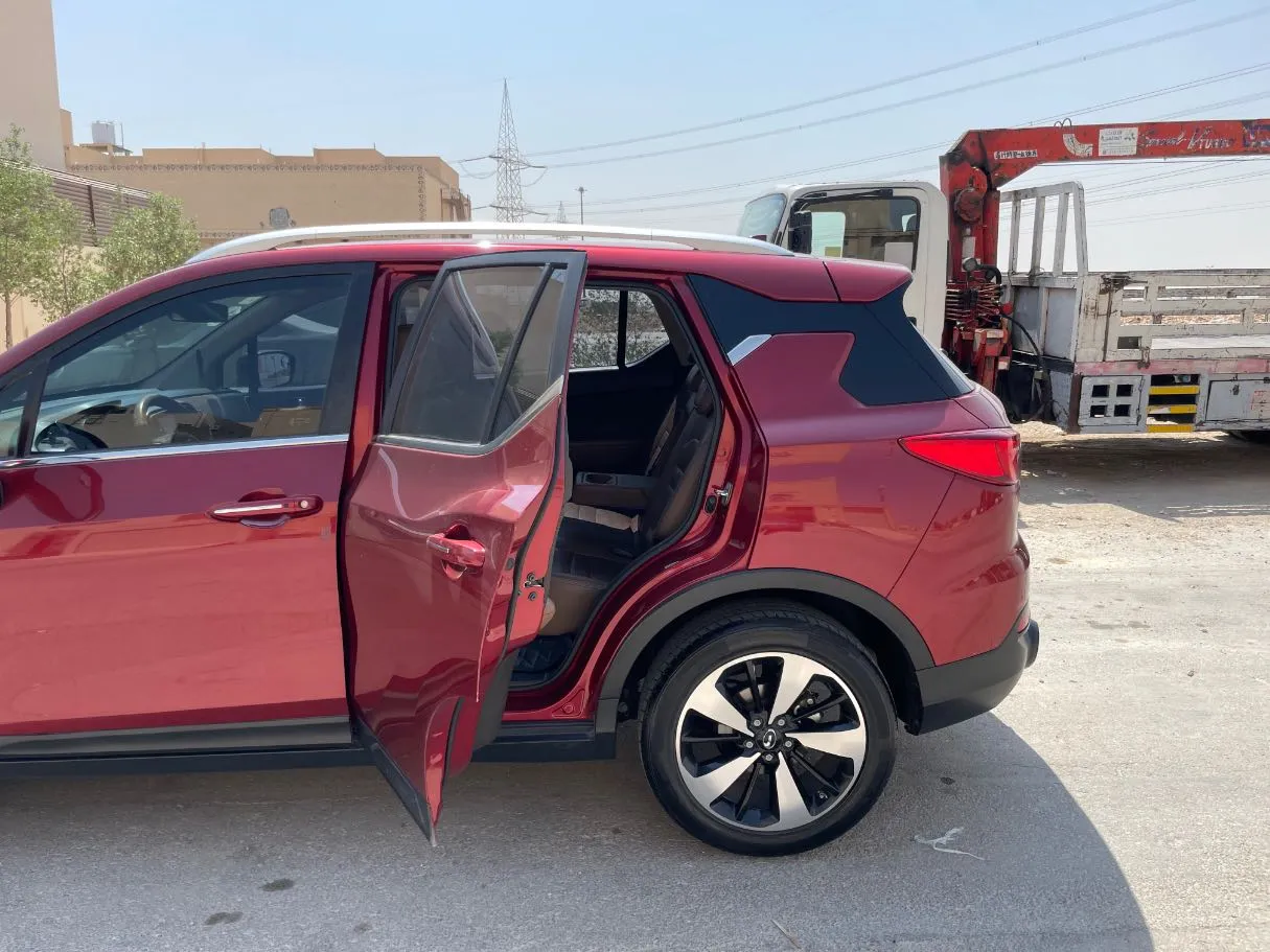 Car image 14
