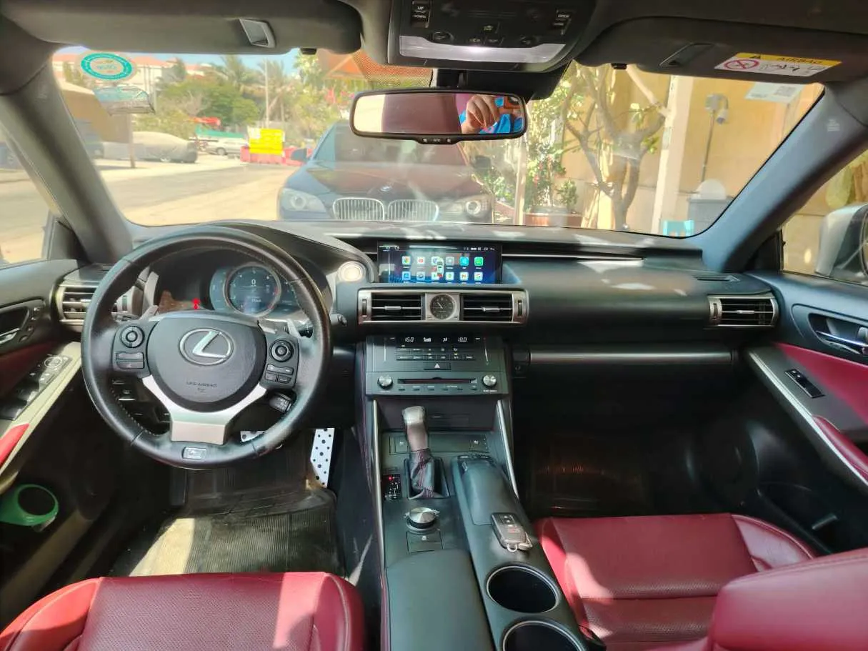 Car image 20
