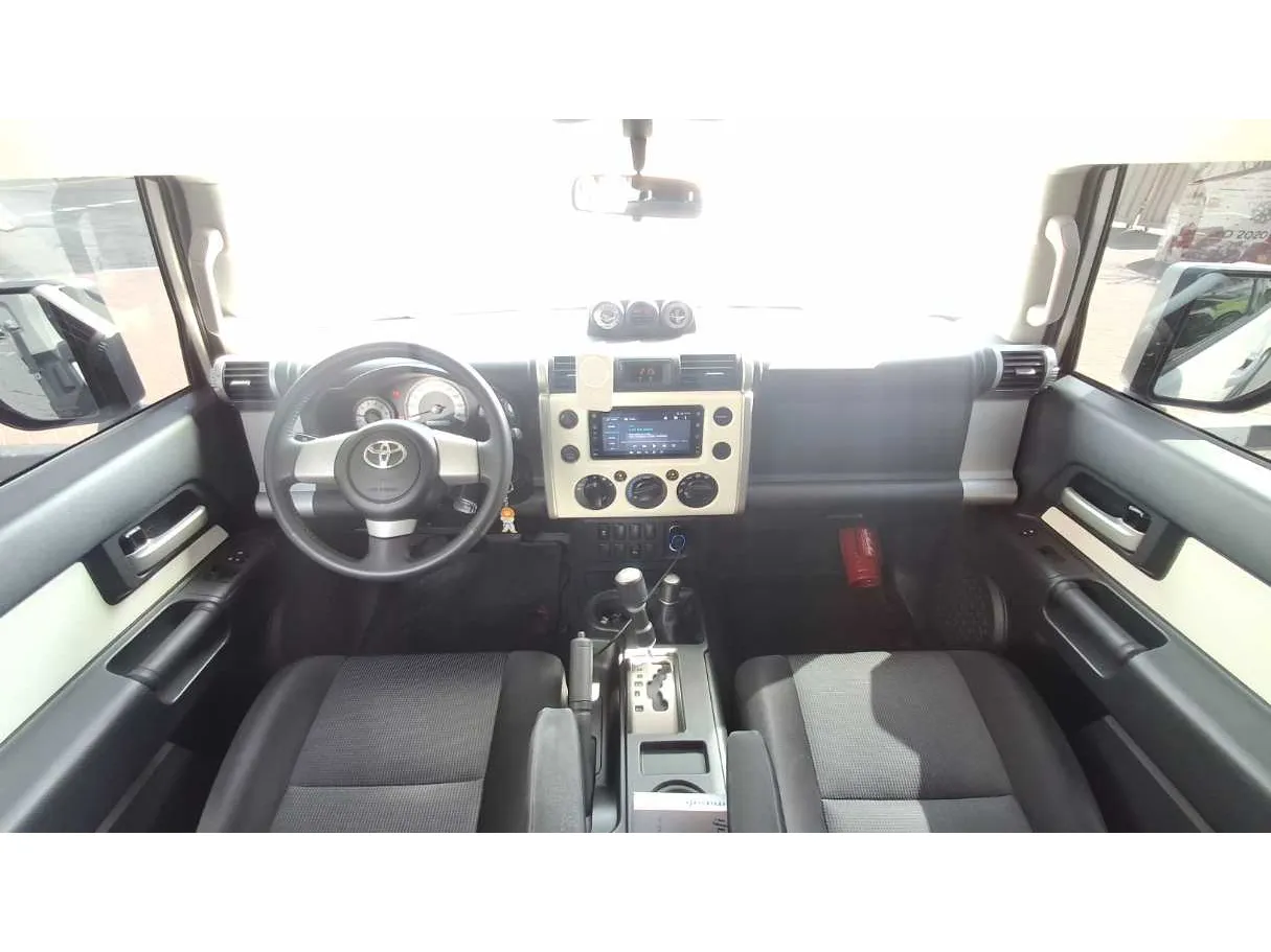 Car image 18