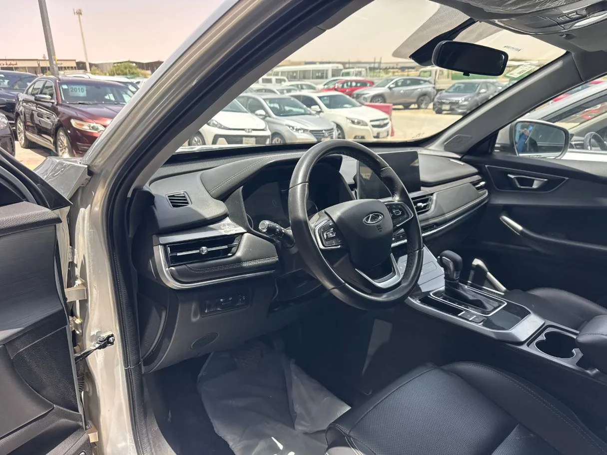 Car image 13