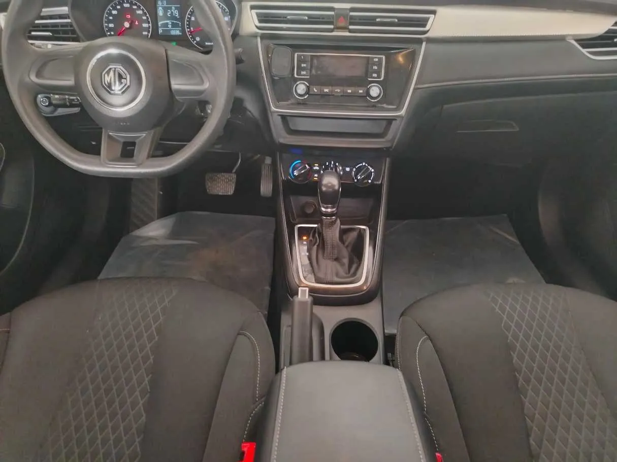 Car image 24
