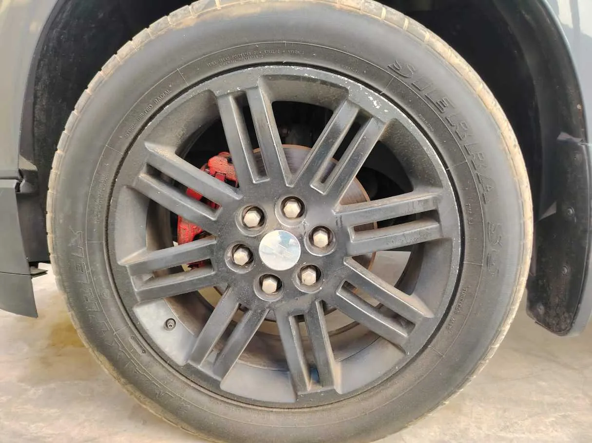 Car image 10