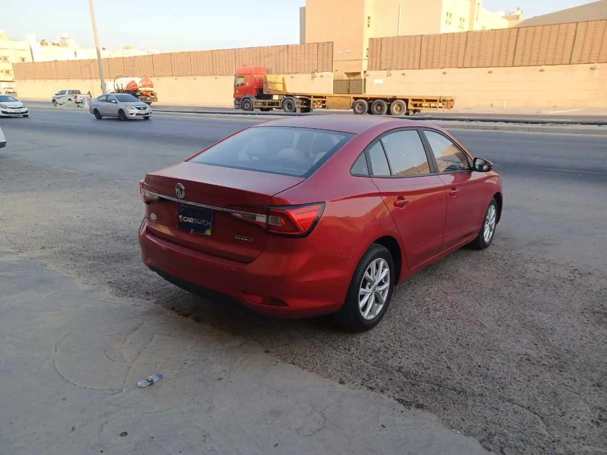 Car image 5