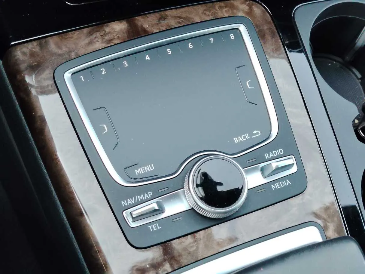 Car image 22