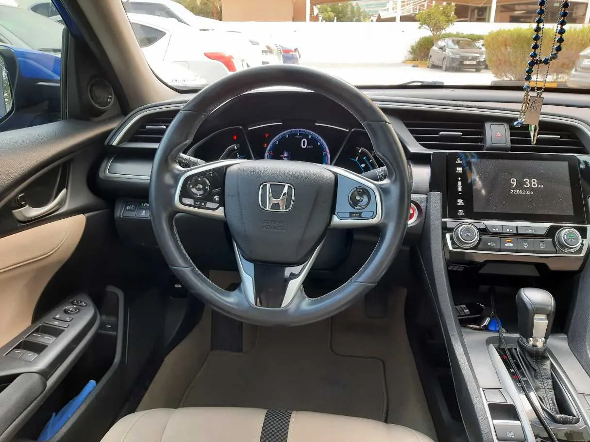 Car image 17