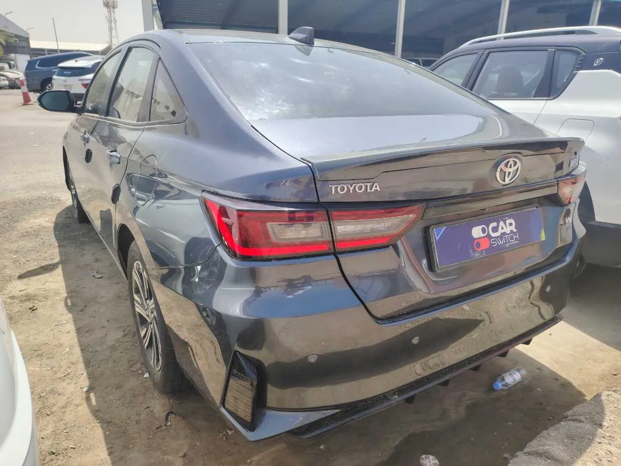Car image 7