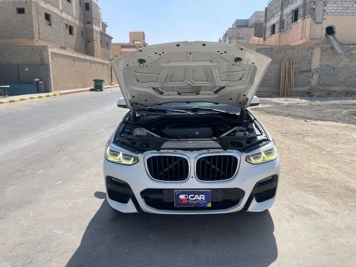 Car image 25