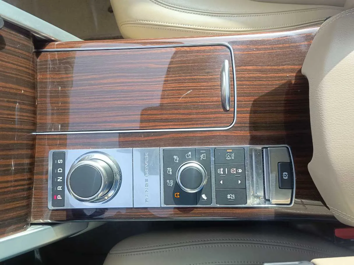 Car image 23